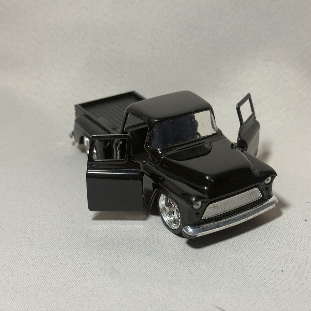 Jada 1955 Chevy Stepside Pickup Truck Black 1/32 Diecast Car